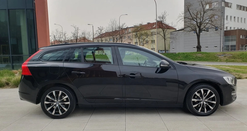 Volvo V60 cena 59900 przebieg: 166000, rok produkcji 2018 z Opole małe 529
